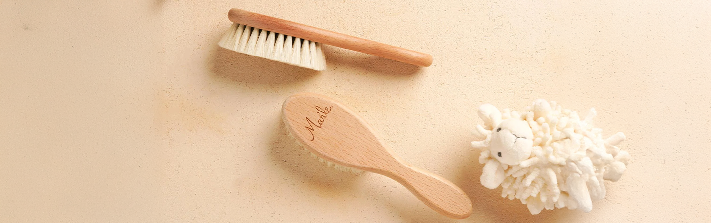 Bebeğinizin Saçlarına Sevgiyle Dokunan Keçi Kılı Saç Fırçası