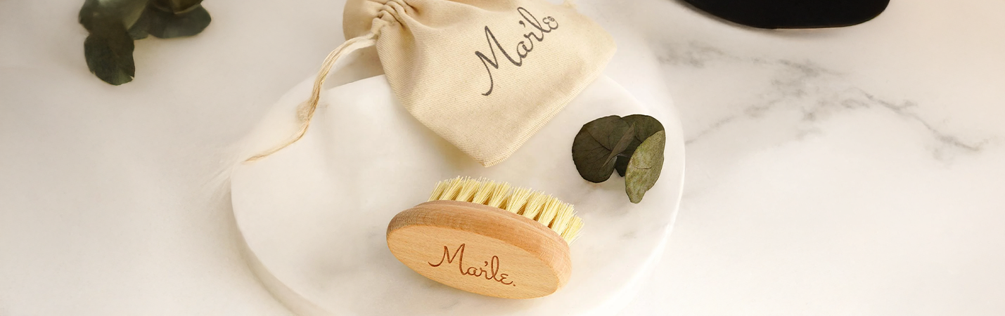 Tırnak Arasındaki Mikroplar Nasıl Temizlenir?