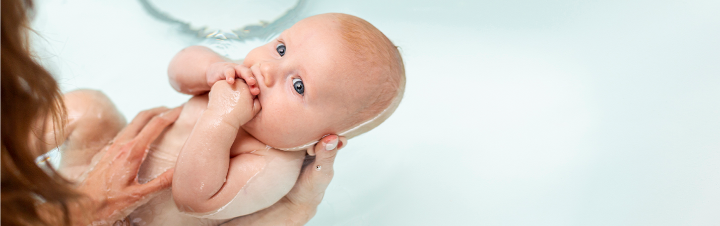 Yenidoğan Bebeğin Saçı Nasıl Yıkanır?