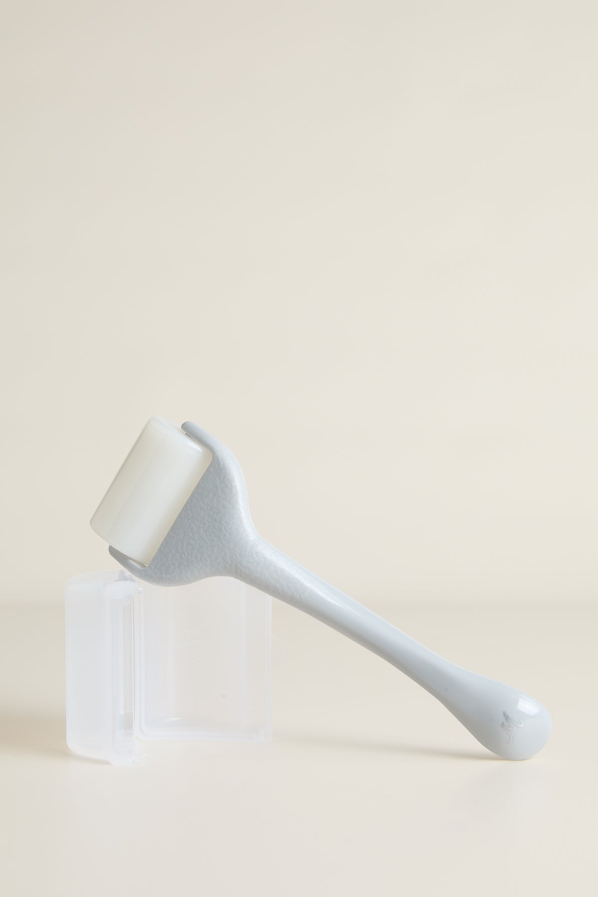 Cilt Sıkılaştırıcı Ice Roller Gri Yüz Masaj Aleti